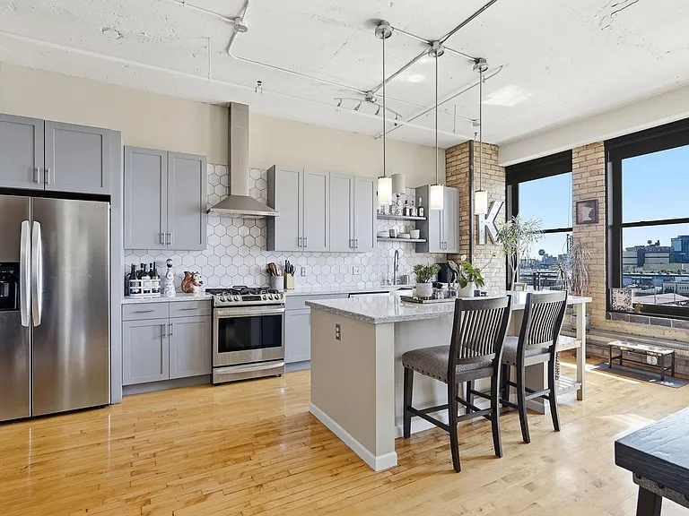290 Market St #611 — Photo 25