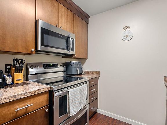 5th image of 15 Higgins St APT 109