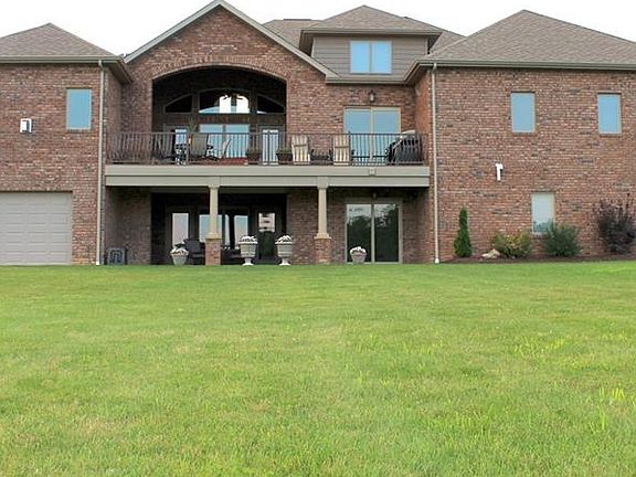 3rd image of 7499 Sierra Dr