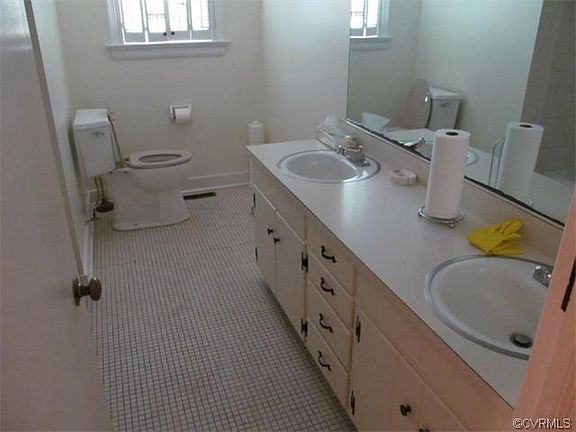 4th image of 9801 Channing Cir