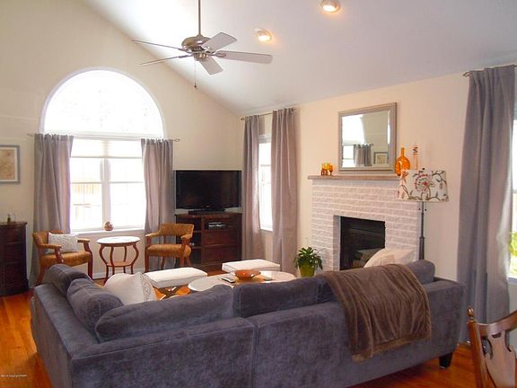 5th image of 514 Woodhaven Ln
