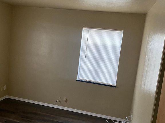 4th image of 802 Uhrig Ave APT 2