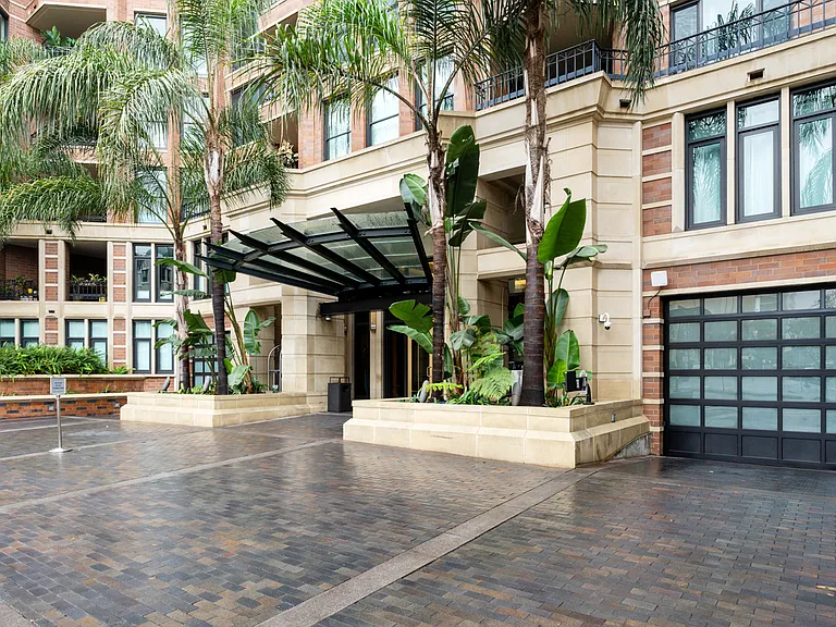 500 W Harbor Dr #1502 — Photo 21