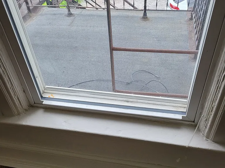 884 Elmwood Ave #4 — Photo 18