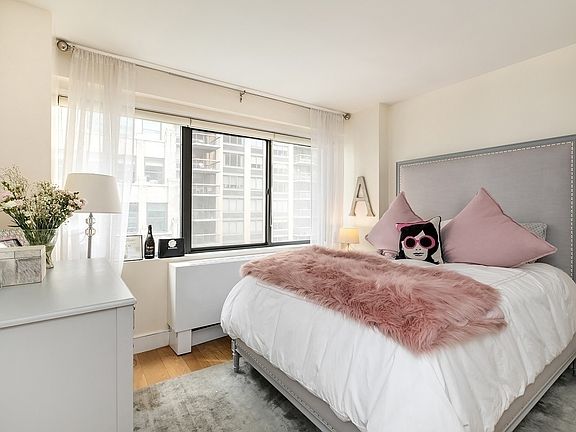 5th image of 230 E 44th St #14DD