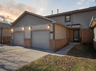904 Moore Dr, Chelsea, MI 48118