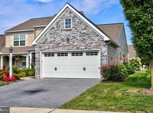12 Southbrook Dr, Lancaster, PA 17603