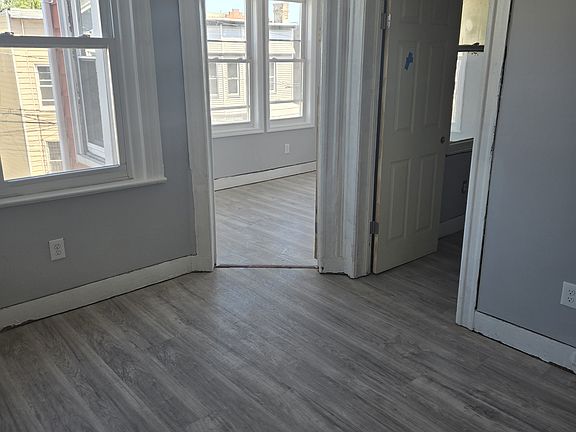3rd image of 147 Myrtle Ave Floor 2