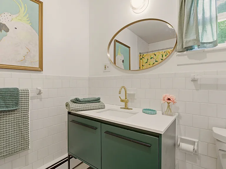 40 Catherine St — Photo 9