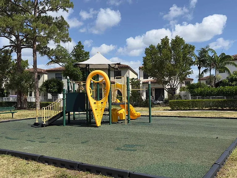 4230 Napoli Lake Dr — Photo 49
