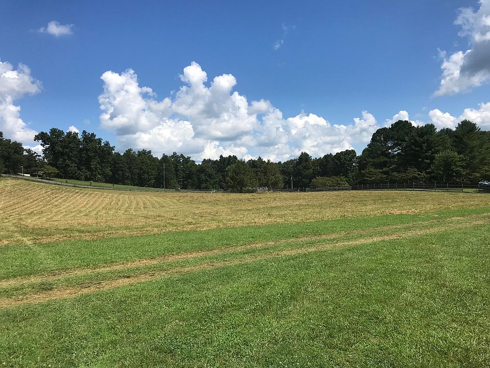 1st image of Meadow Creek Dr