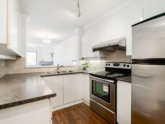 3rd image of 210 Carnarvon St #301