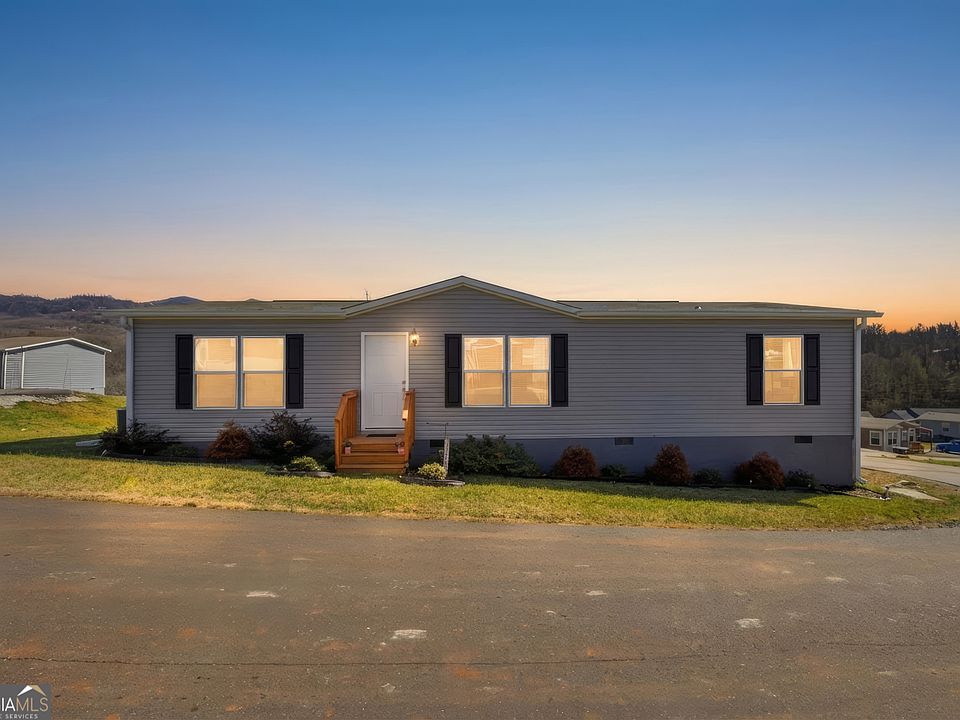 1st image of 121 N Gemstone Ave