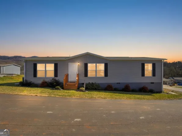 121 N Gemstone Ave, Franklin, NC 28734