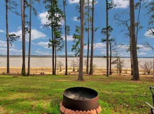 724 County Road 4891, Etoile, TX 75944