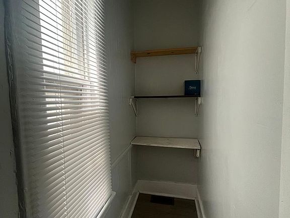 4th image of 4831 Melville Ave #2-1R