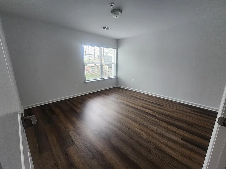Southridge Apartments — Photo 11