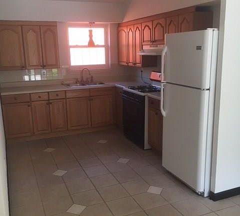 5th image of 402 Magnolia Ln