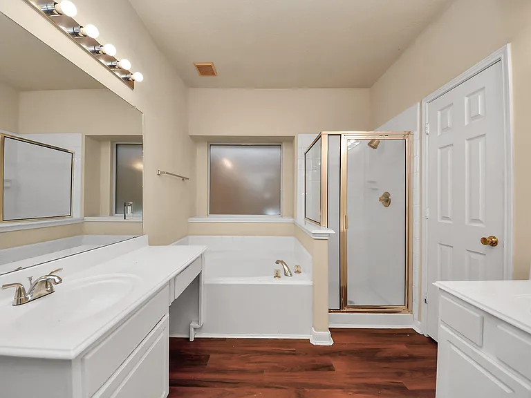 530 Majestic Ridge Dr — Photo 19