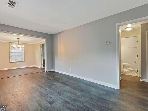 4th image of 2200 Gordon Cir SE