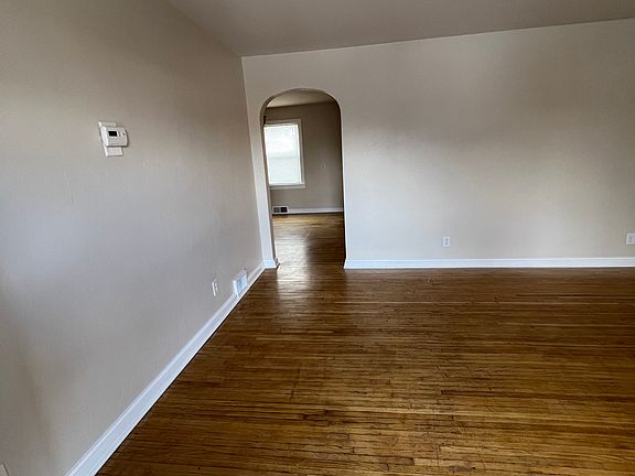 3rd image of 808 Birk Ct
