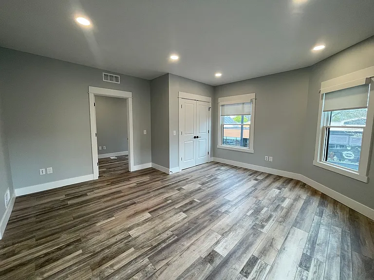 203 Warren Ave SE — Photo 15