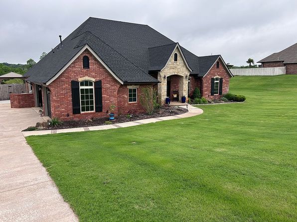 7625 Valley Creek Dr