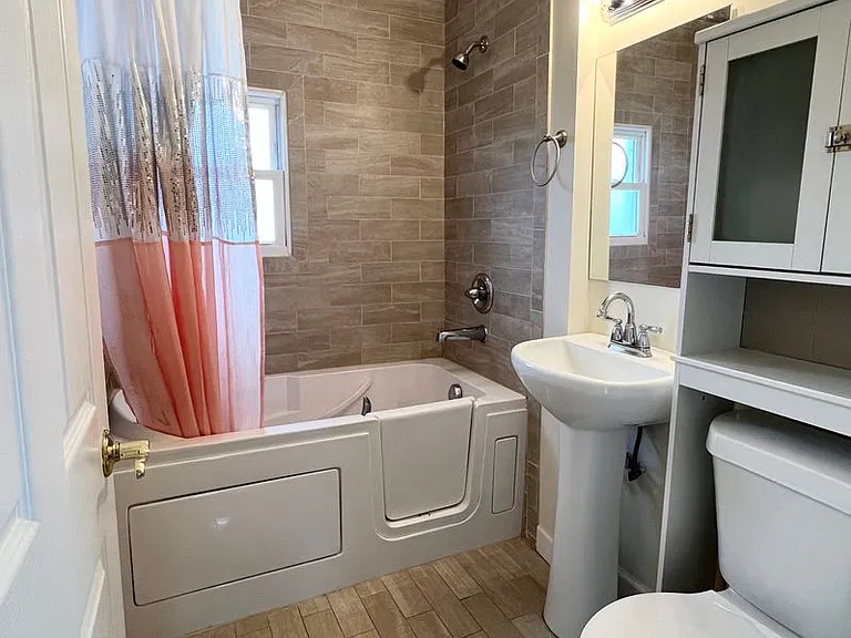 7531 N Inkster Rd — Photo 10