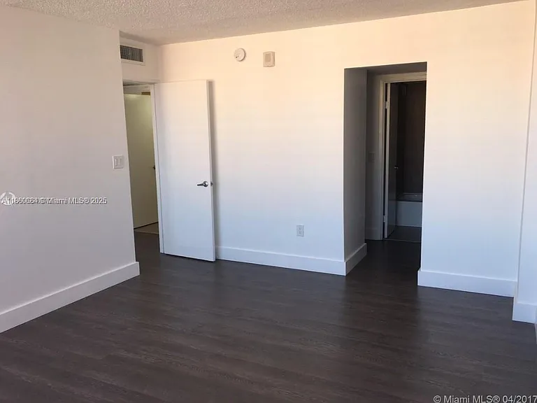 1301 NE Miami Gardens Dr #1625W — Photo 23
