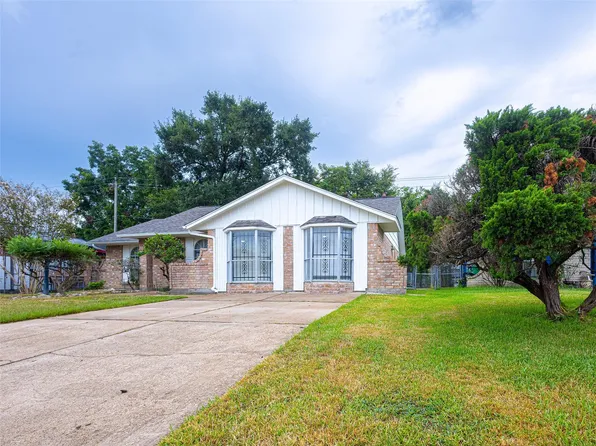4223 Oak Shadows Dr, Houston, TX 77091