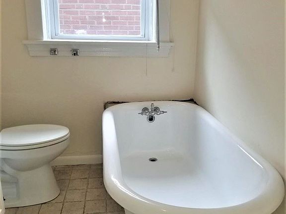 5th image of 1300 McCausland Ave