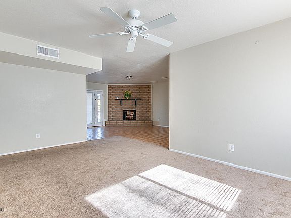 4th image of 8832 W Cinnabar Ave