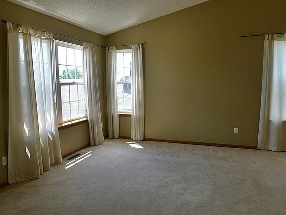 4th image of 681 Providence Dr