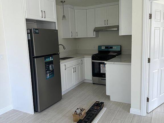 4th image of 4218 W 132nd St #D
