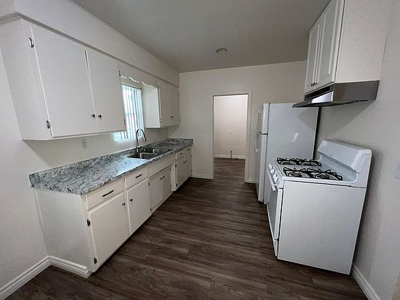 5th image of 940 S Mollison Ave