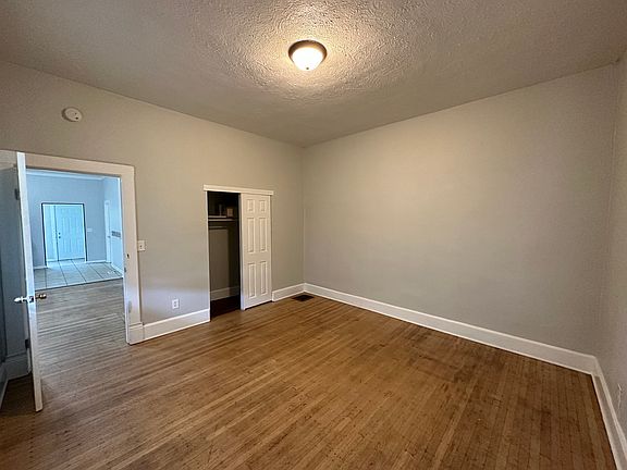 5th image of 1112 N Parker Ave