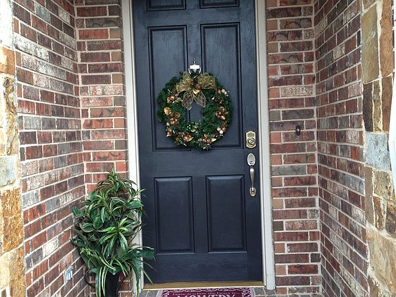 3rd image of 3844 Guadalupe Ln