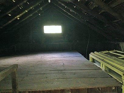 upstairs of garage 
