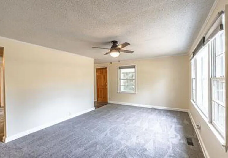 885 S Stephens St — Photo 22