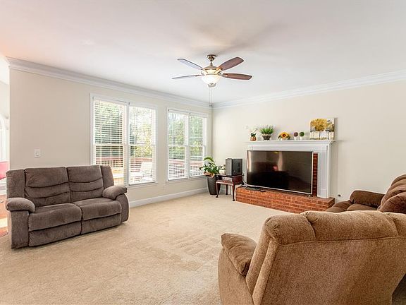 4th image of 1570 Saint Julian St