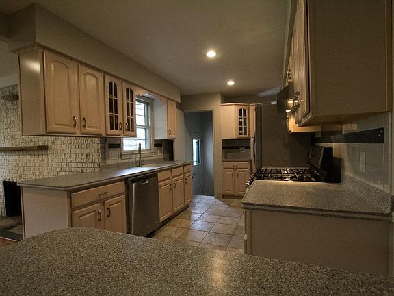 5th image of 3612 S 105th St