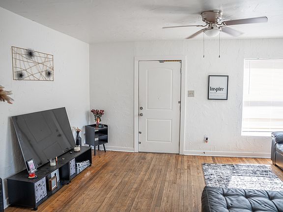 21st image of 2856 Halbert St