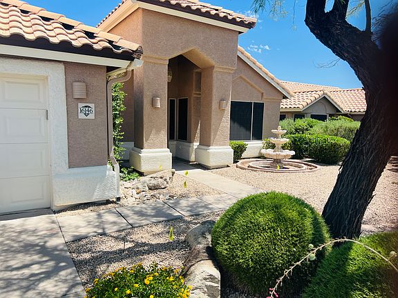 Front Walkway and Fountain