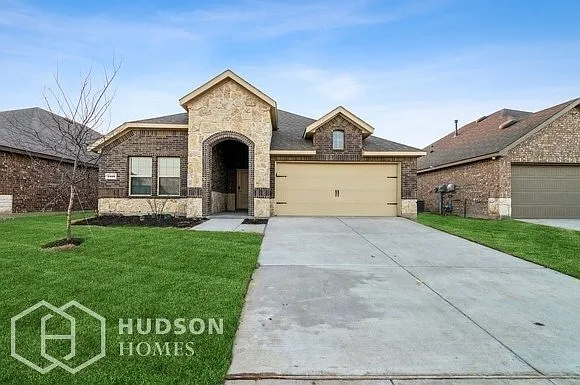 1916 Hummingbird St
