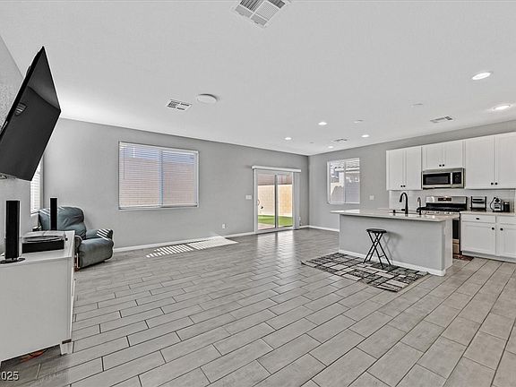 5th image of 7037 Tilligerry St