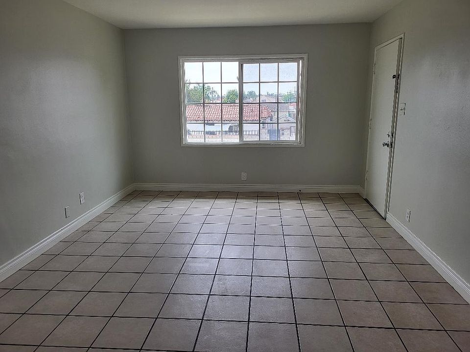 1st image of 216 S Sadler Ave #3