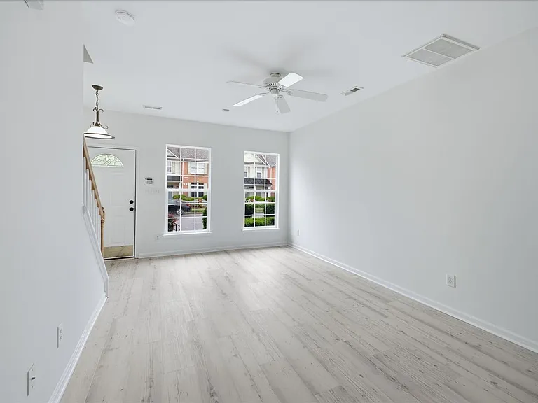 6928 Creft Cir — Photo 11