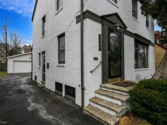 2nd image of 3699 Bainbridge Rd