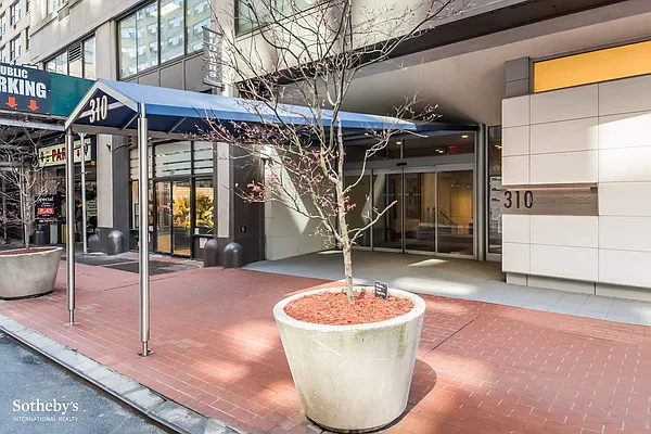 Sold by Sotheby's International Realty | media 26