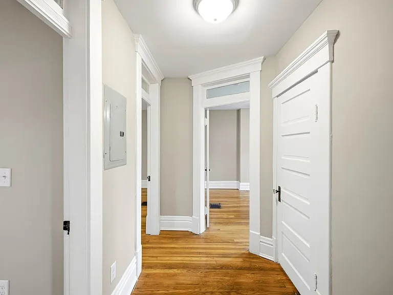 342 Taylor Ave — Photo 4
